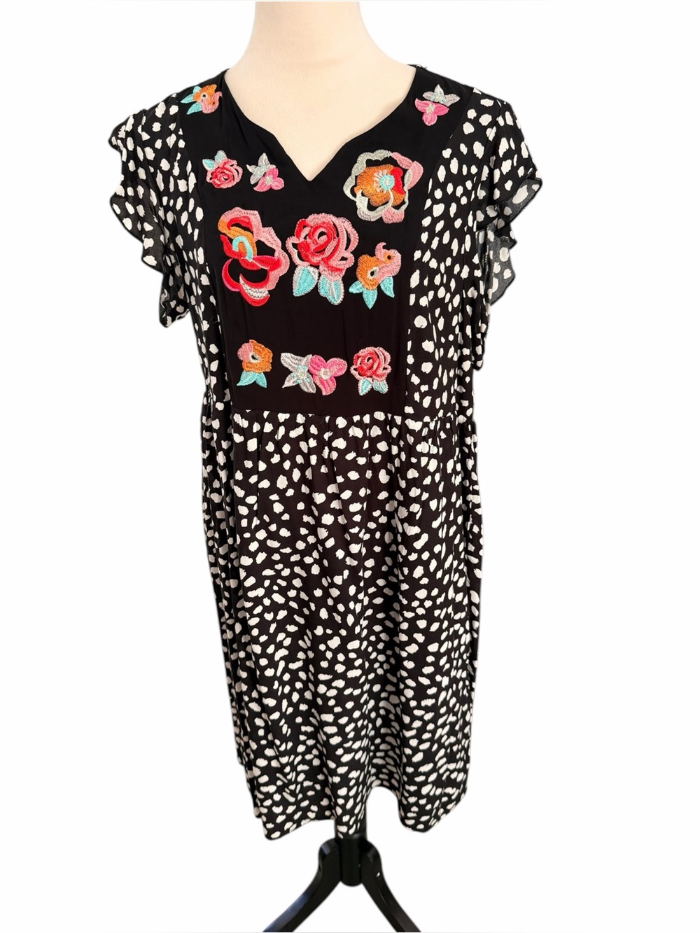 Kirundo Large Black White Floral Embroidered Dress Lightweight Flowy